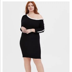 Torrid off the shoulder dress 4X